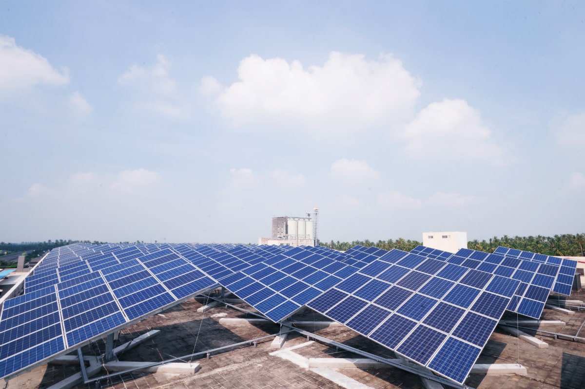 Roof top iPV solar tracker system and IoT monitoring system delivers high operational availability. best PV solar tracking system